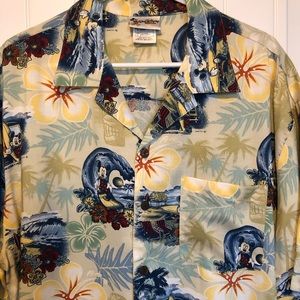 Walt Disney World Men’s L Shirt.